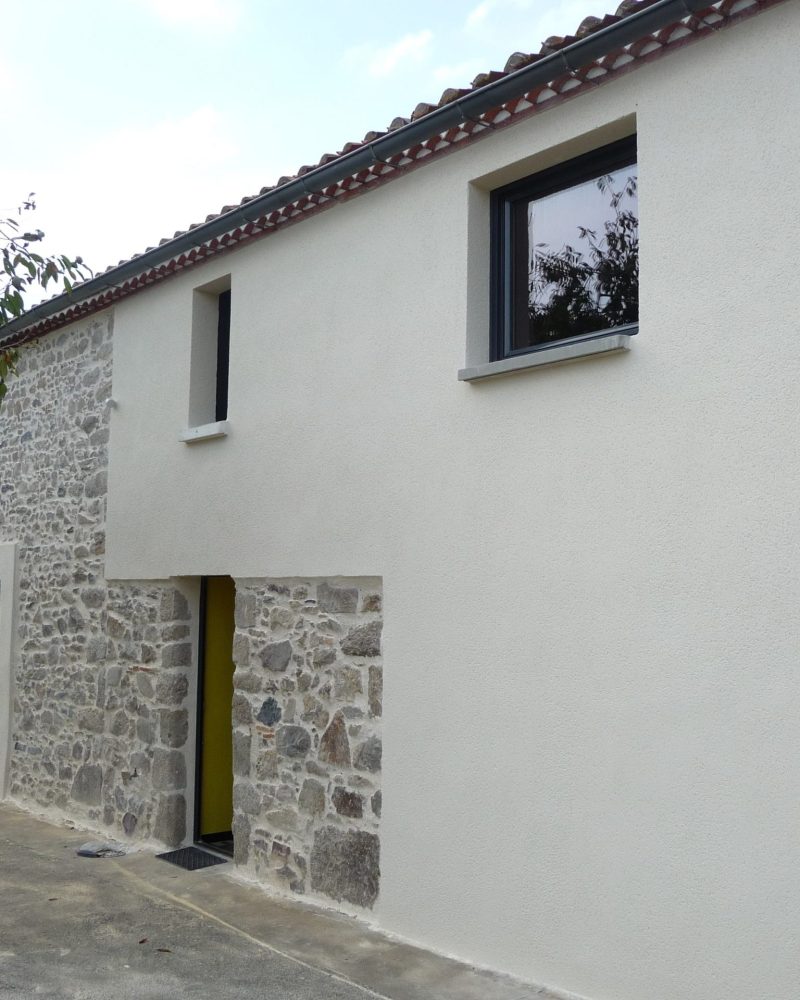 Réalisation par Eric Guillet, ravalement de façade et enduit à Aizenay