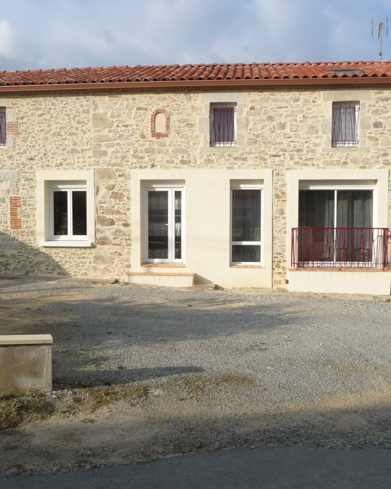 Réalisation par Eric Guillet, ravalement de façade et enduit à Aizenay