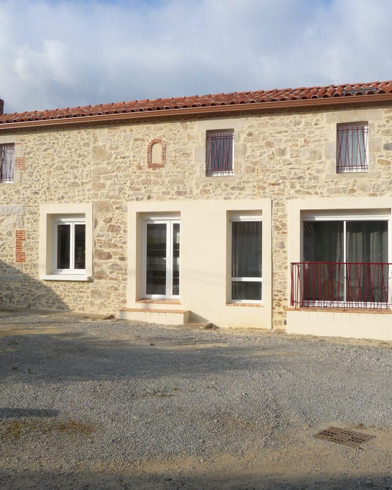 Réalisation par Eric Guillet, ravalement de façade et enduit à Aizenay