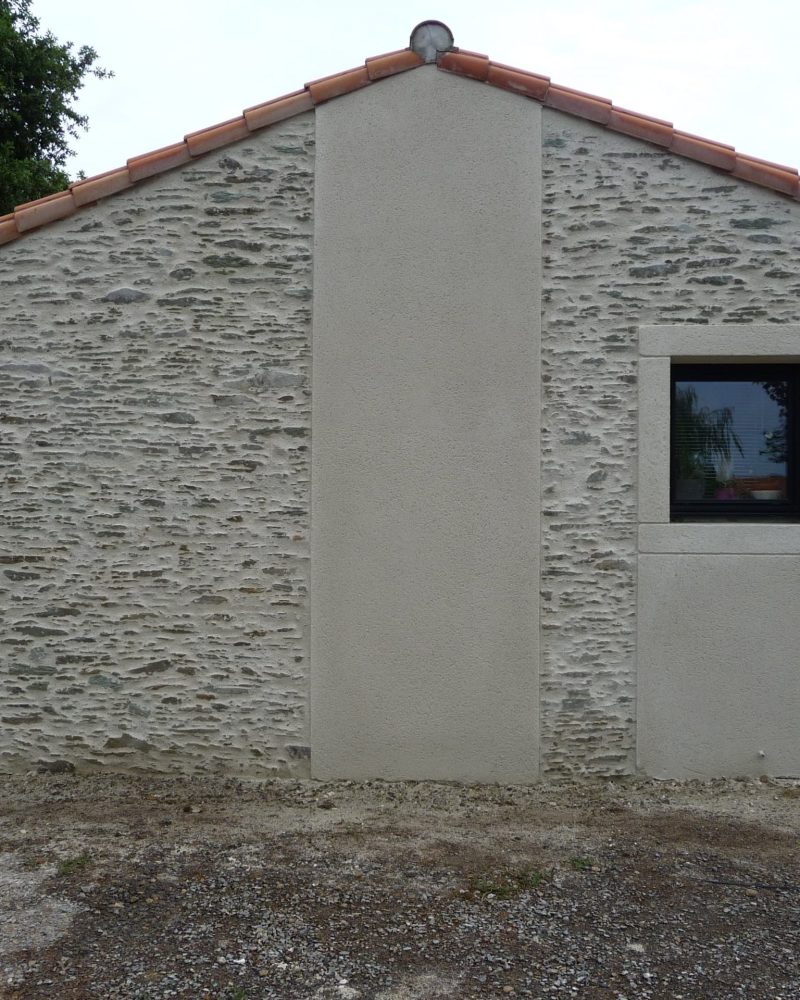 Réalisation par Eric Guillet, ravalement de façade et enduit à Aizenay