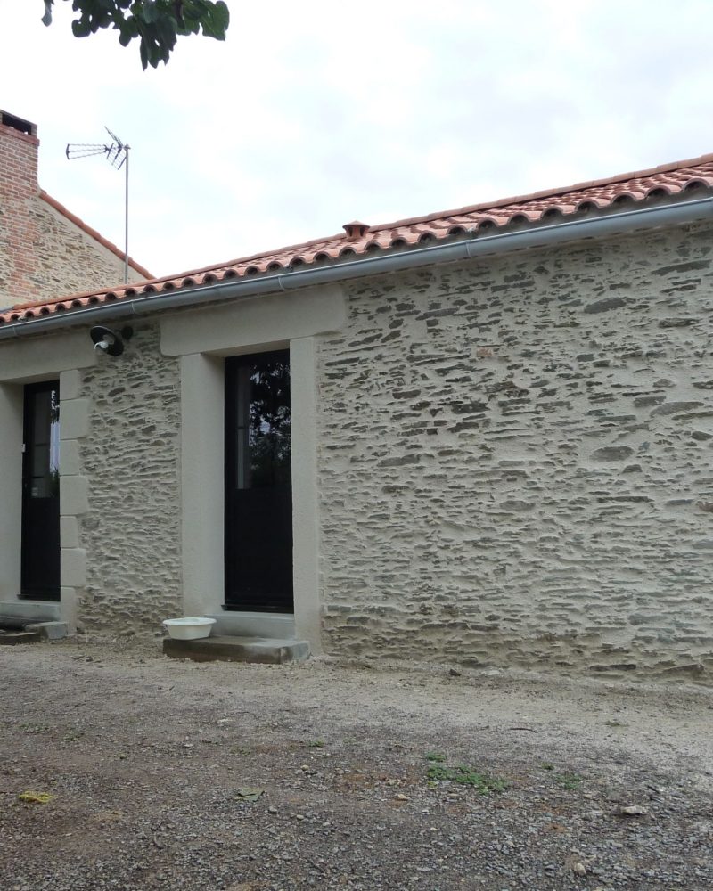 Réalisation par Eric Guillet, ravalement de façade et enduit à Aizenay