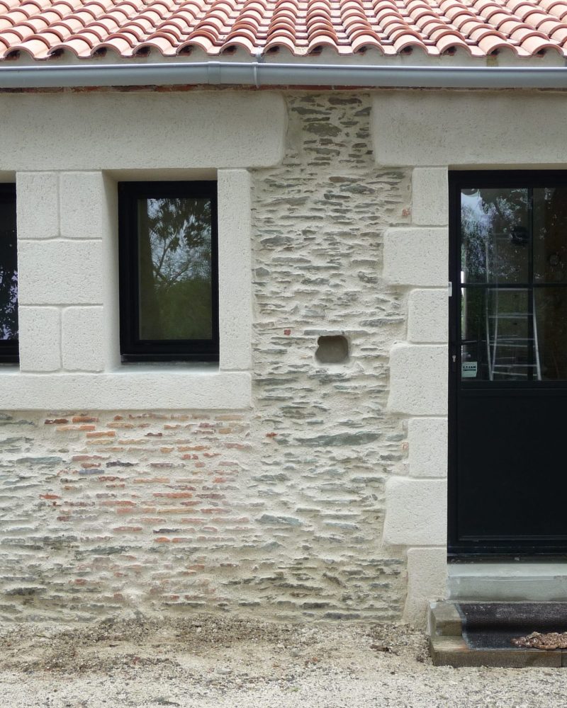 Réalisation par Eric Guillet, ravalement de façade et enduit à Aizenay