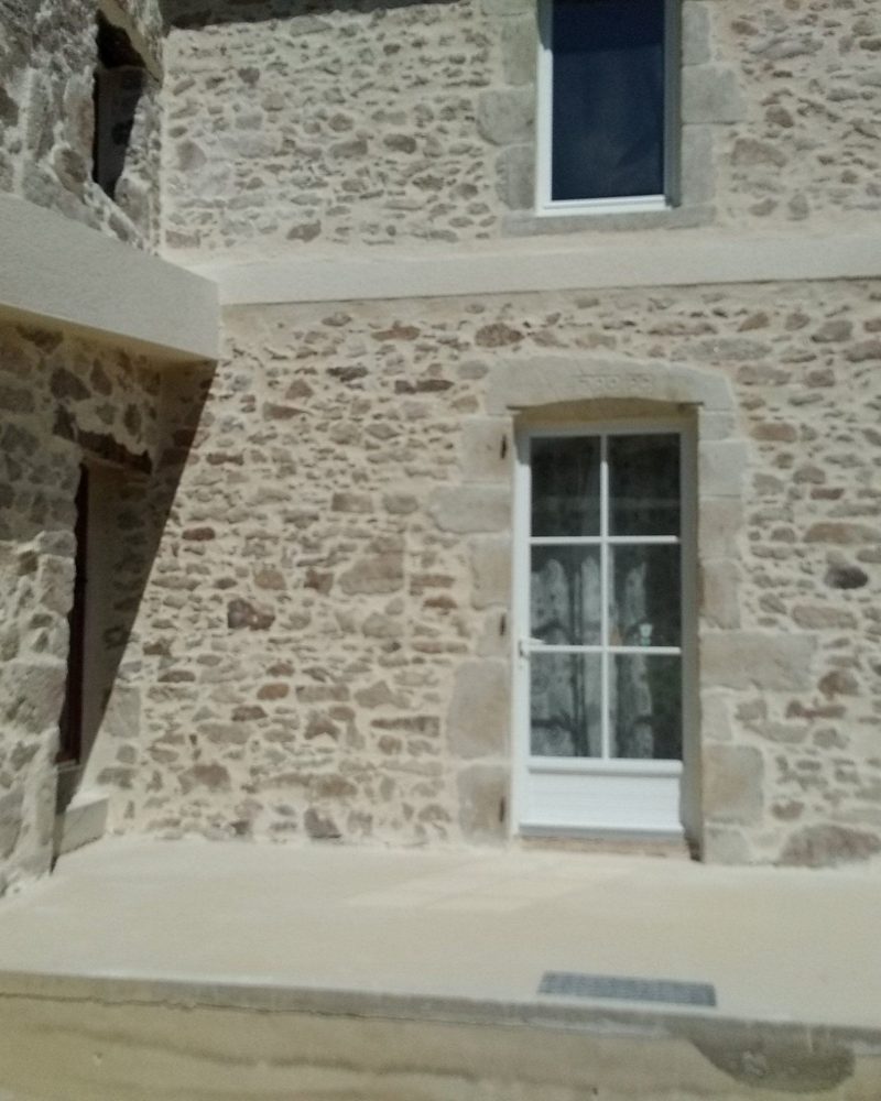 Réalisation par Eric Guillet, ravalement de façade et enduit à Aizenay