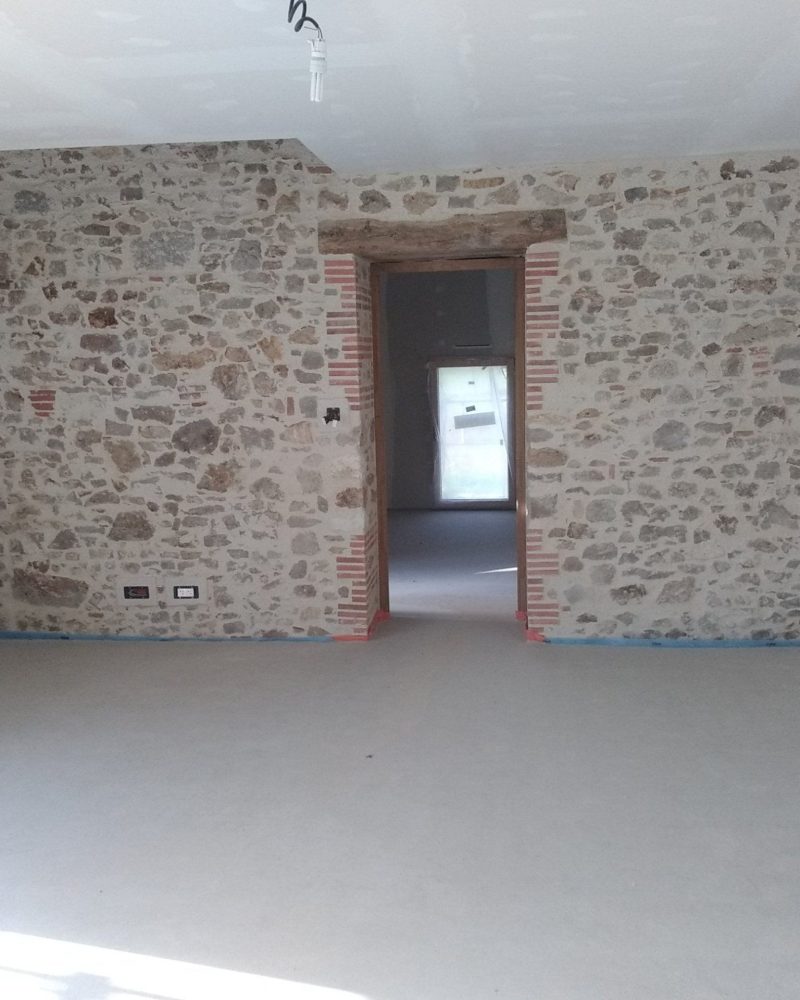 Réalisation par Eric Guillet, ravalement de façade et enduit à Aizenay