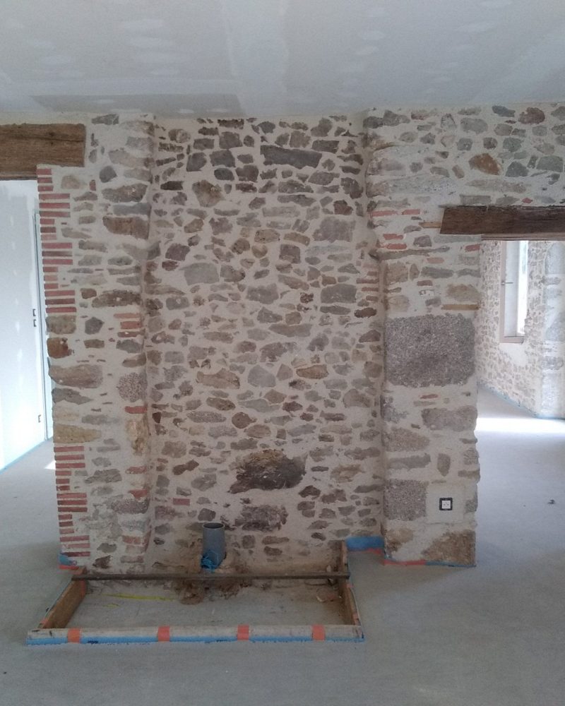 Réalisation par Eric Guillet, ravalement de façade et enduit à Aizenay