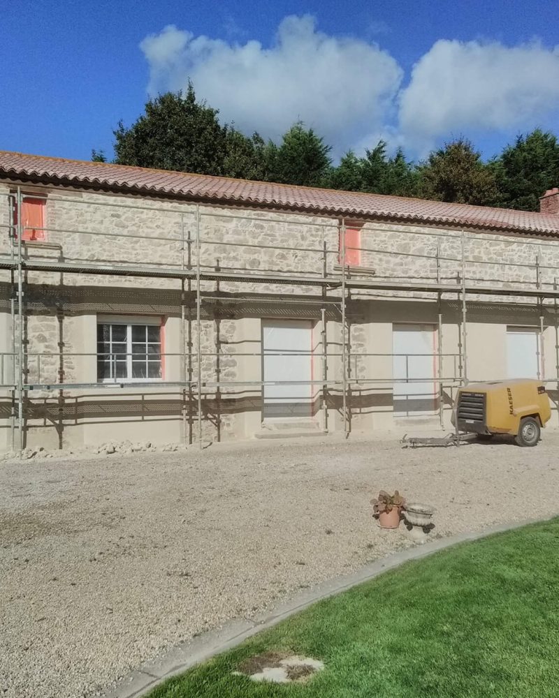 Réalisation par Eric Guillet, ravalement de façade et enduit à Aizenay