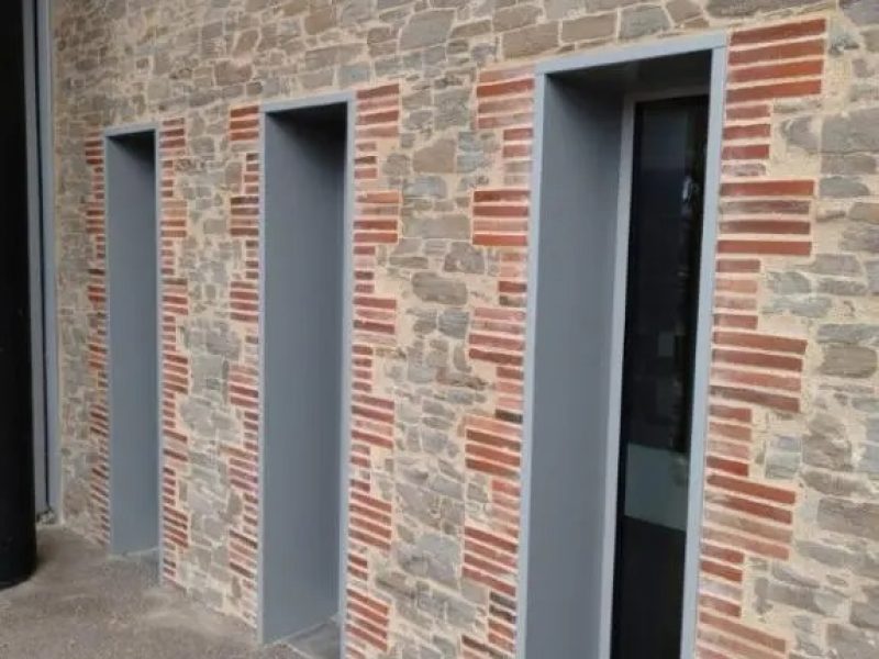 Réalisation par Eric Guillet, ravalement de façade et enduit à Aizenay